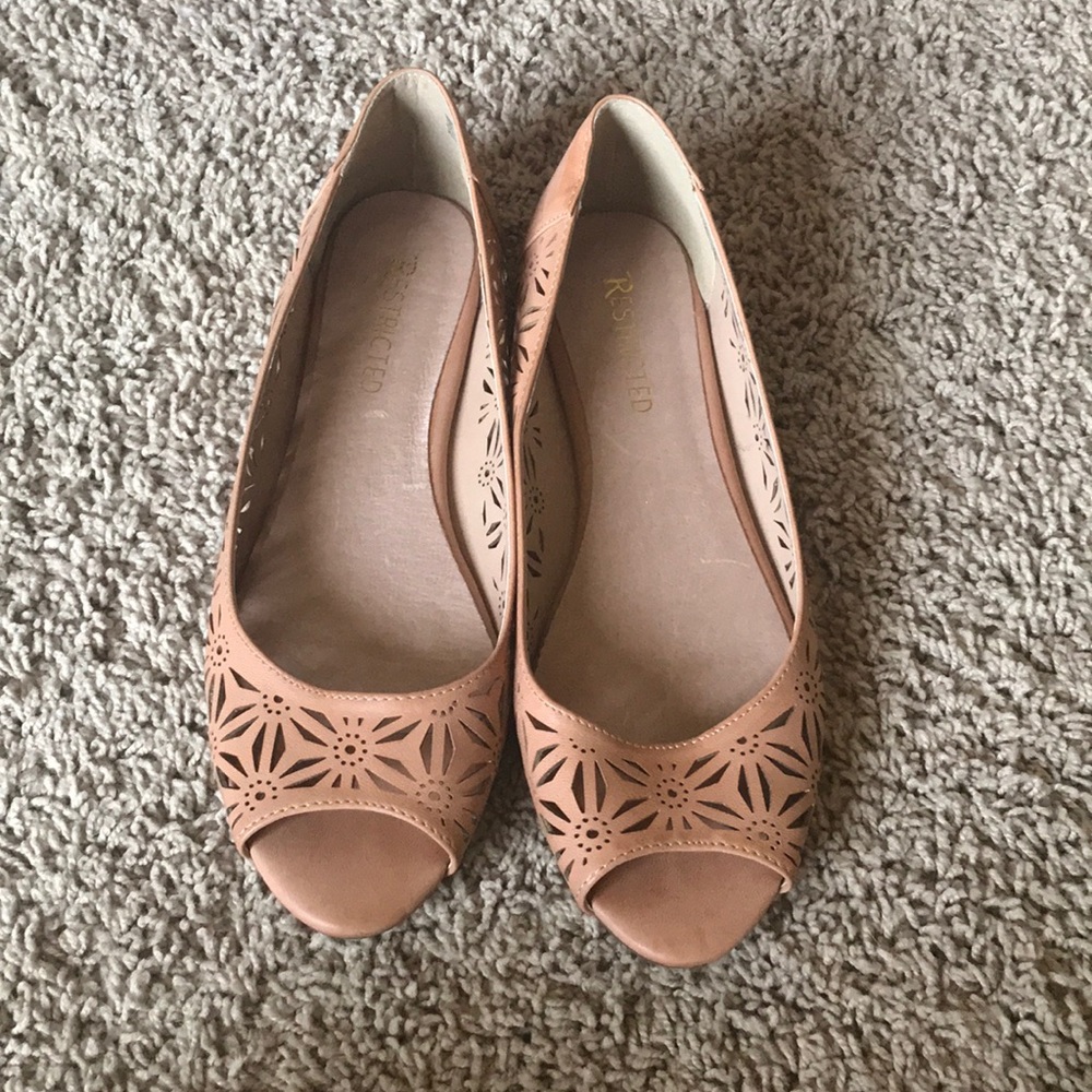 Restricted Malibu flats 8.5